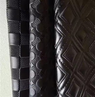 China Factory's Women's 100% Animal-Style Synthetic PU Artificial Leather Handbag Gloves Elastic Fabric Roll Sofa Golf